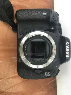 Canon EOS 600D Camera