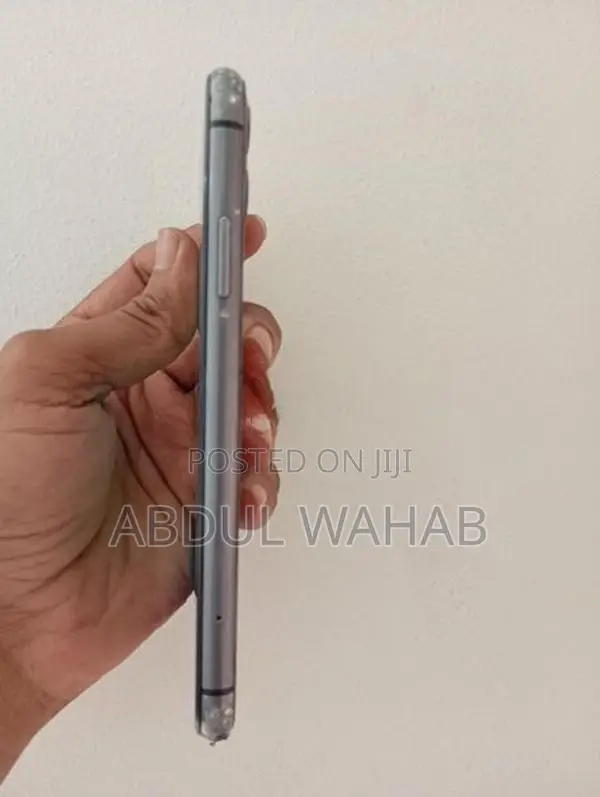 Apple iPhone 11 (Used)
