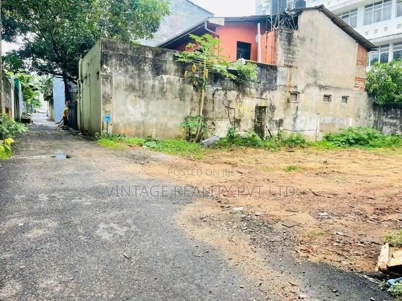 8.5 Perches Prime Land For Sale in Colombo 4