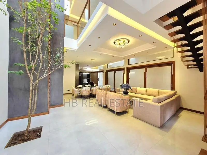 Super Luxury Three Storey House for Sale Battaramulla