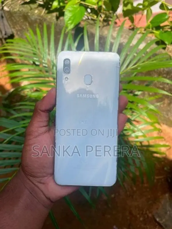 Samsung Galaxy A30 White (Used)