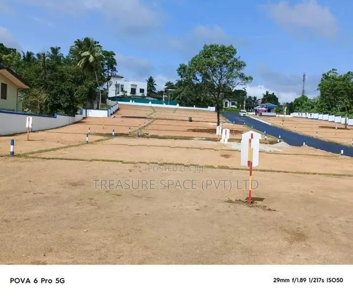 Land for Sale at Homagama Near High-Level Road