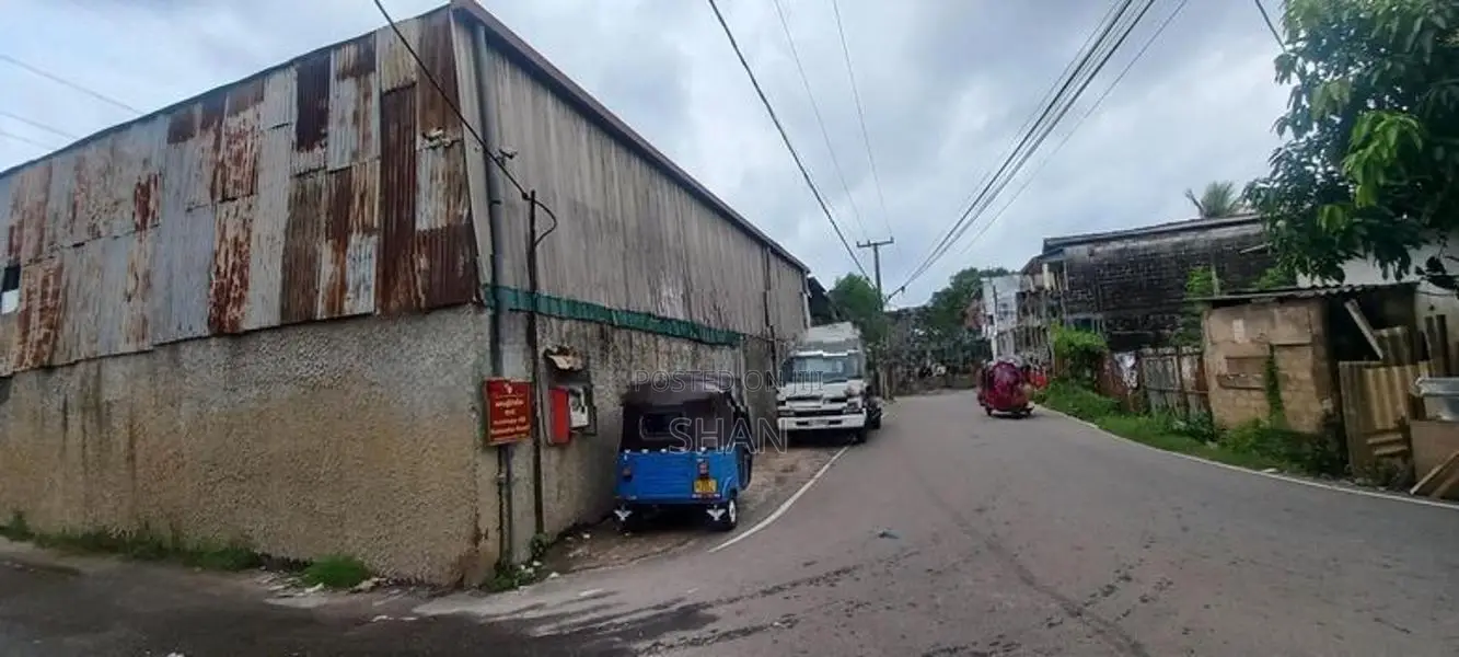 Warehouse for Sale in Wellampitiya