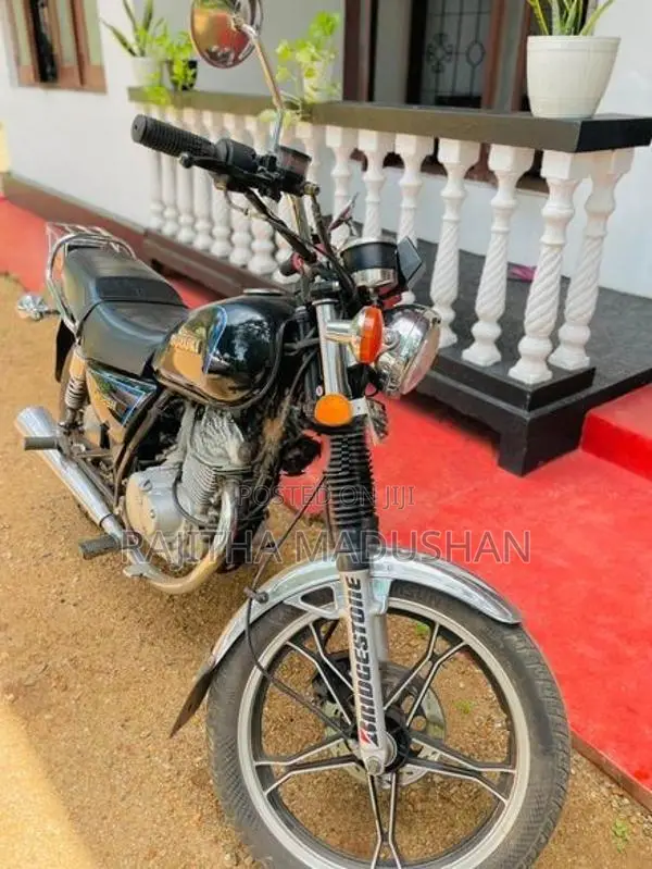 Suzuki GN 125 2013
