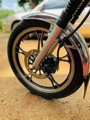 Suzuki GN 125 2013
