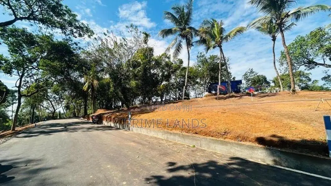ලෝ ලෙවල් පාර සමීපයෙන් ඉඩමක් විකිණීමට අඹතලේ