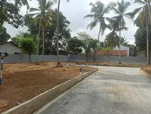 Land In Kadawatha