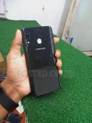 Samsung Galaxy A20 (Used)