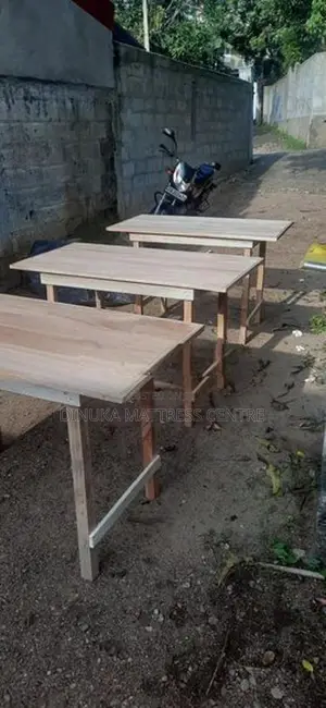 Table 4ft ×2ft