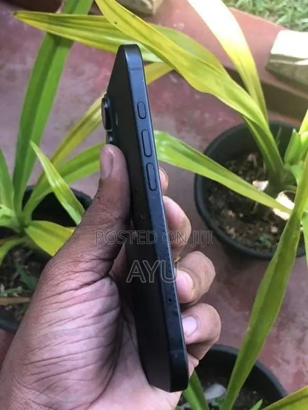 Apple iPhone 16 128GB (Used)