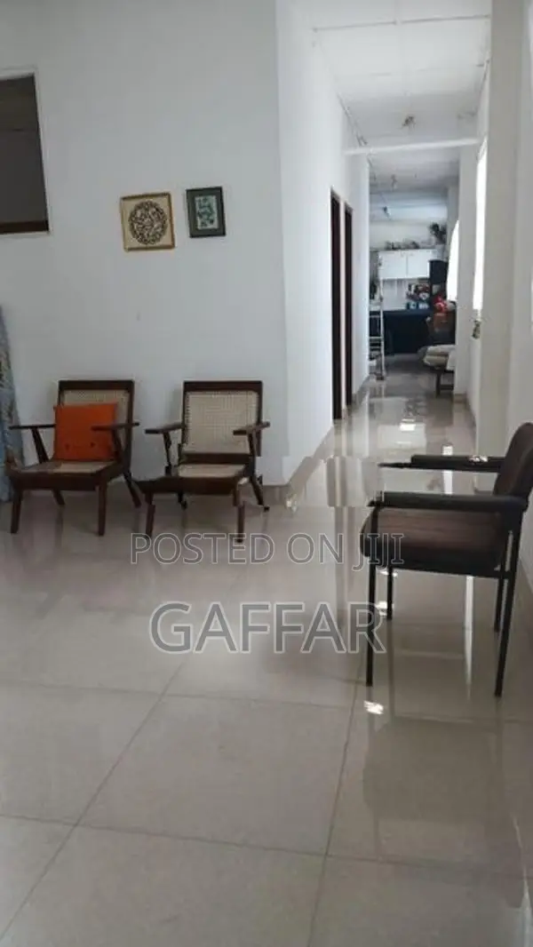 2 Bedroom First Floor House Kalubowila