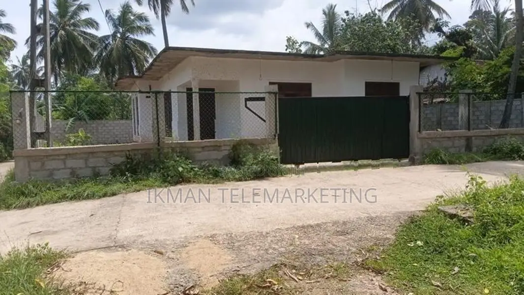 House with Land for Sale in Melsiripura