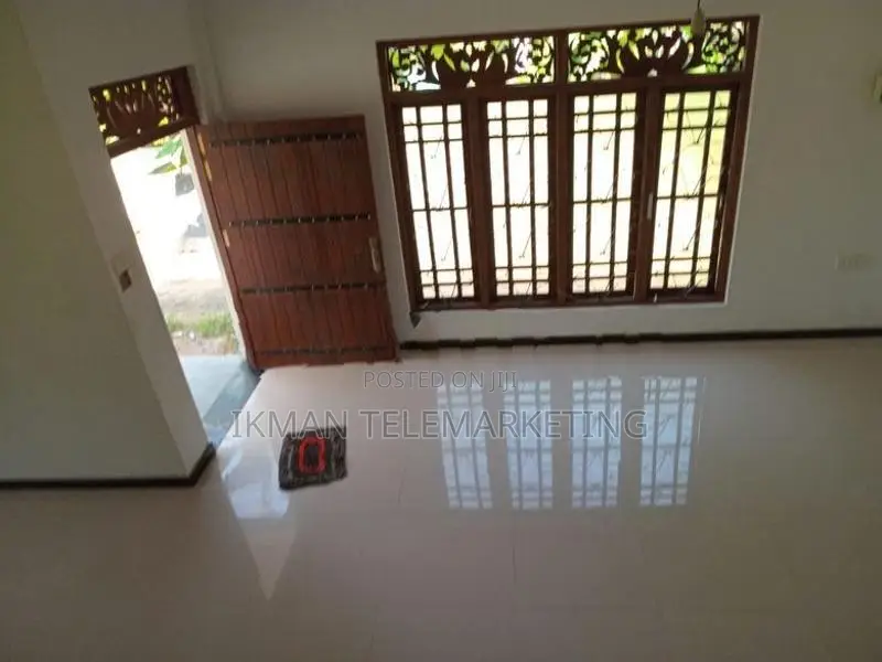 House with Land for Sale in Melsiripura