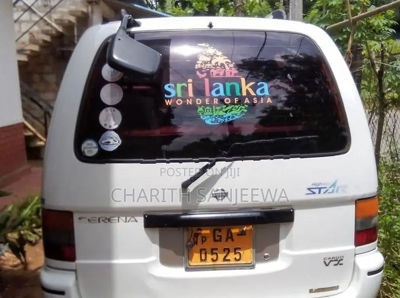 Nissan Serena 2001