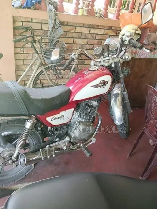 Honda CM Custom 2010