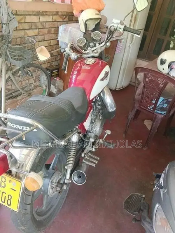 Honda CM Custom 2010