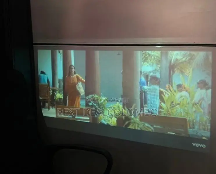 HY 300 Smart Projector Full HD