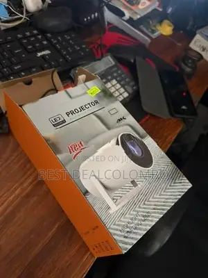 HY 300 Smart Projector Full HD