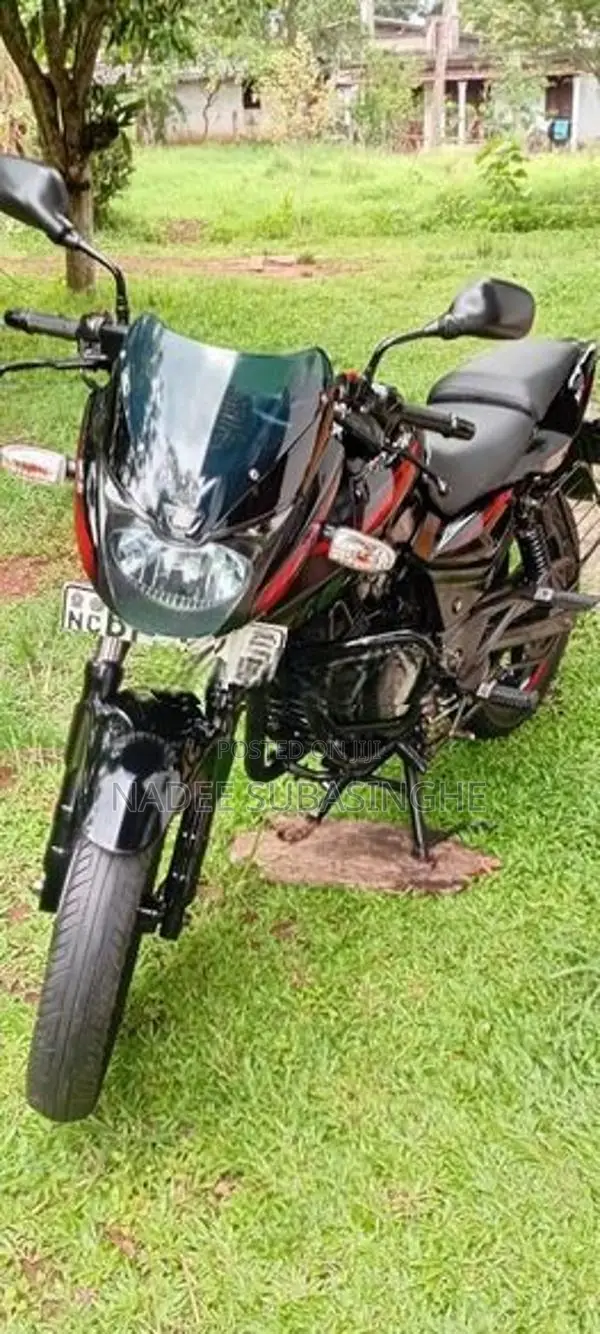 Bajaj Pulsar 180 UG4 2017