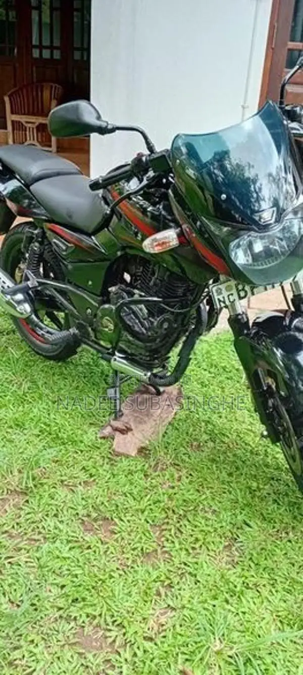 Bajaj Pulsar 180 UG4 2017