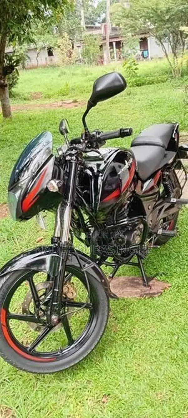 Bajaj Pulsar 180 UG4 2017