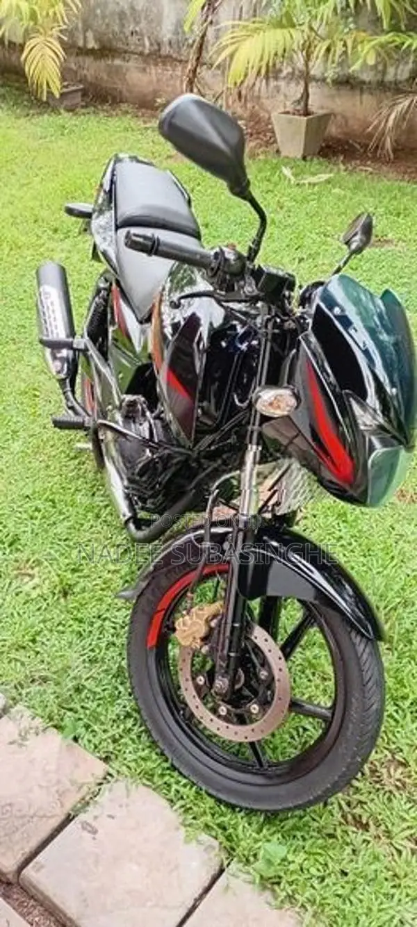 Bajaj Pulsar 180 UG4 2017