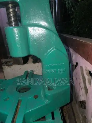Hand Press Machine