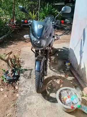 Bajaj Pulsar 150 2015