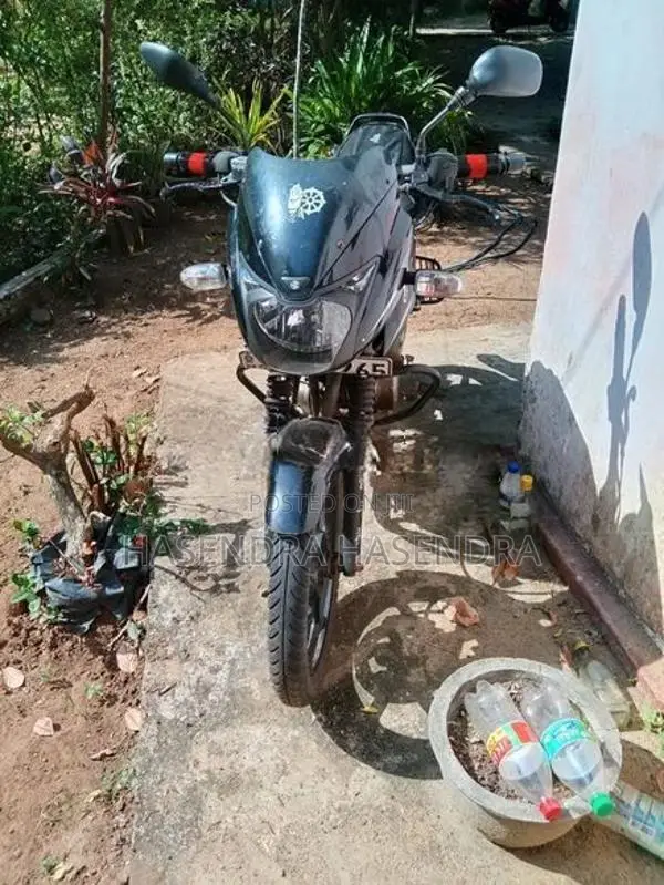 Bajaj Pulsar 150 2015