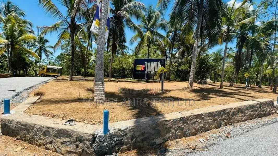 නේවාසික බිම් කොටස් විකිණීම කහතුඩුව