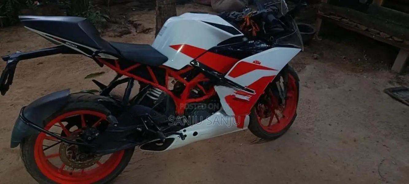 KTM RC 200 2018