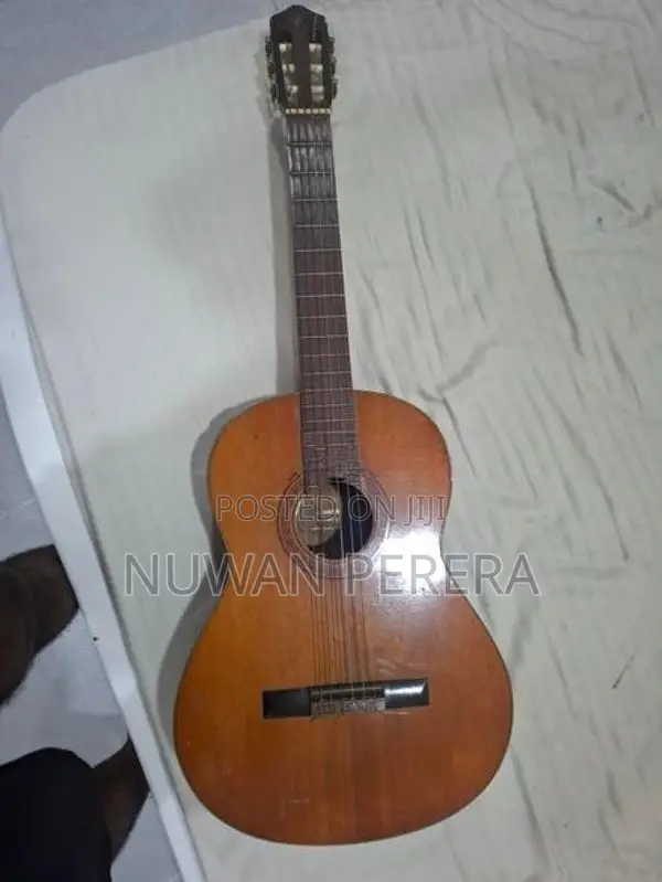 Classic Guitar Yamaha G60A