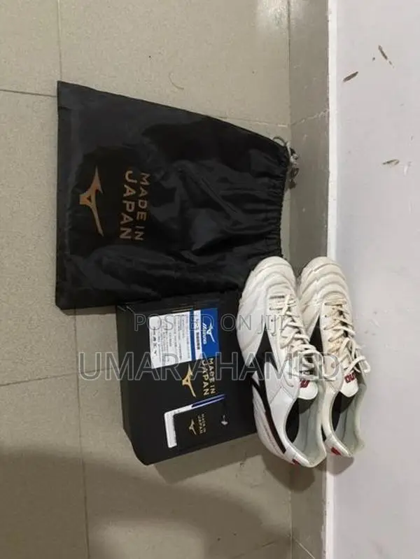 Mizuno ll Football Boots