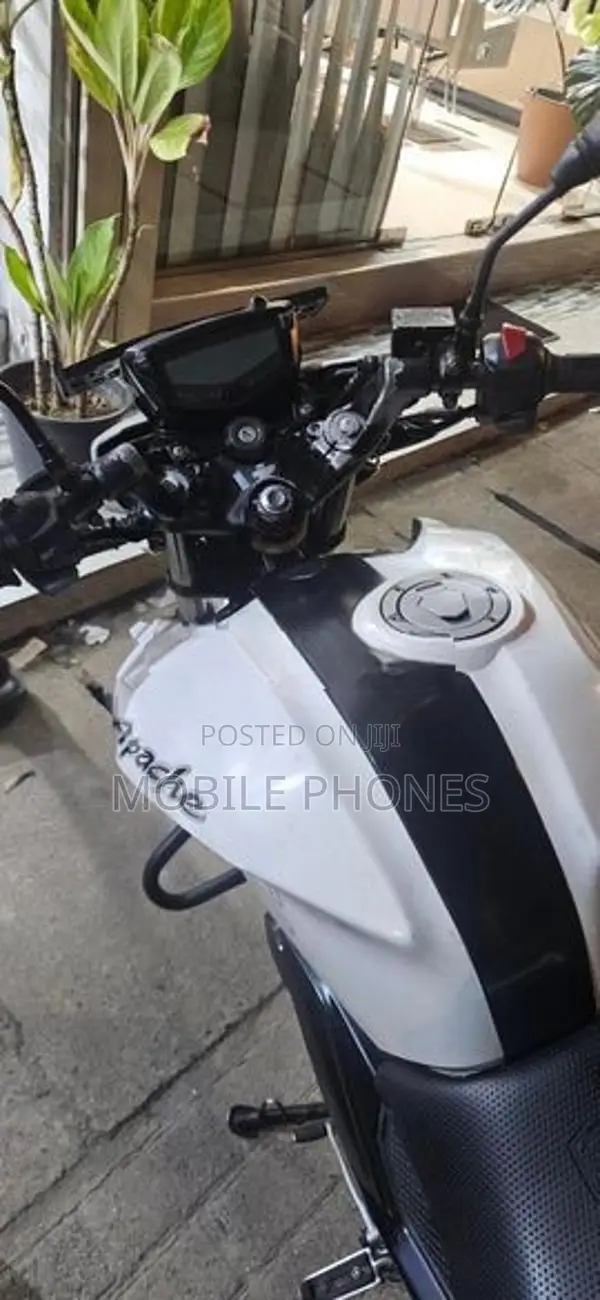 TVS Apache RTR 200 2018