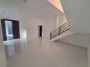 Luxury House for Sale in Thalawathugoda