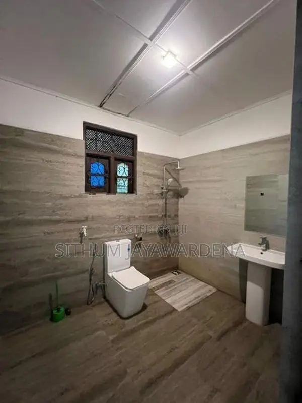 Upstairs House for Rent in Malabe