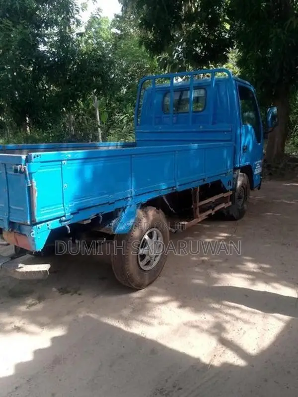 Isuzu Elf 1986