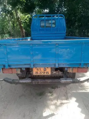 Isuzu Elf 1986