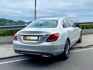 Mercedes Benz C180 2015