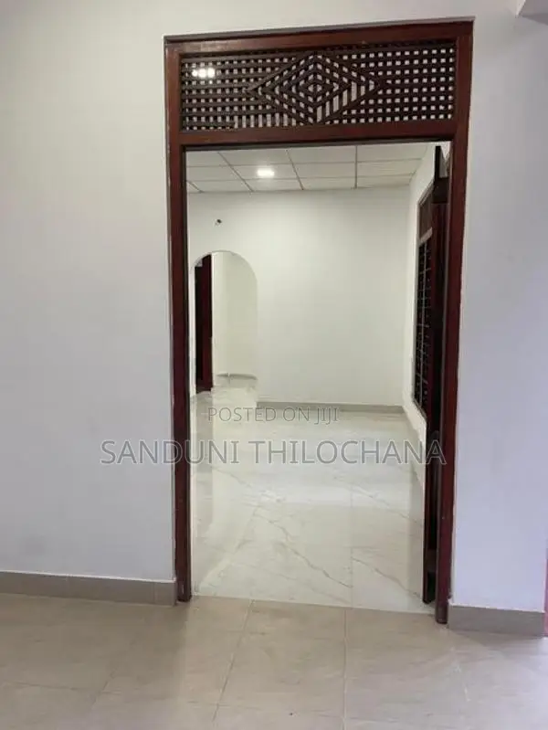 කහතුඩුව දියකඩ පරෙන් හුරුබුහටි නිවසක් විකිණීමට