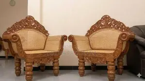 බුරුත ලීයෙන් නිමවන ලද කවිච්චිය