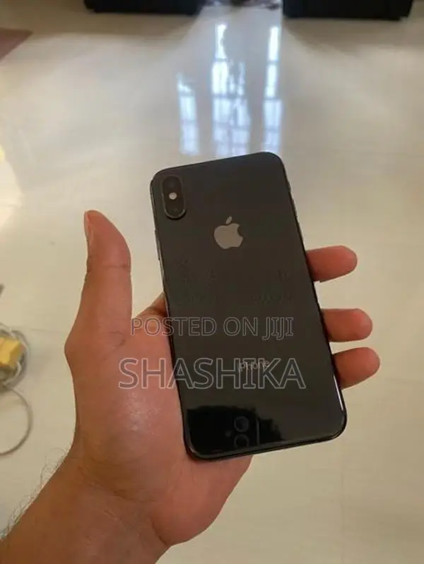 Apple iPhone XS (Used)