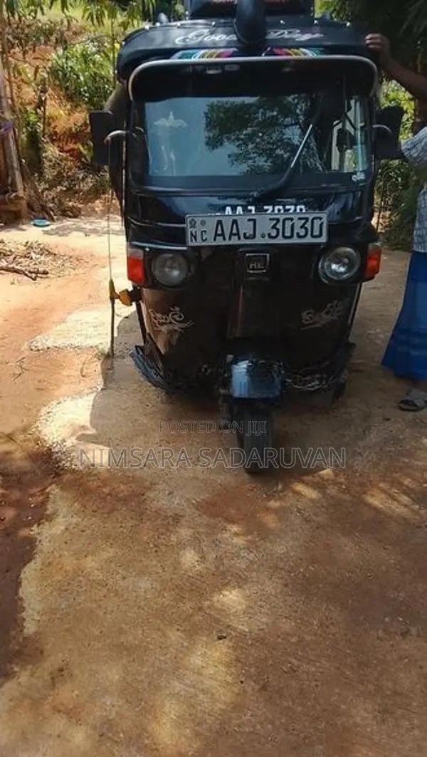 Bajaj RE 2013