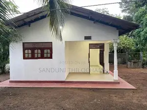 කහතුඩුව දියකඩ පරෙන් හුරුබුහටි නිවසක් විකිණීමට