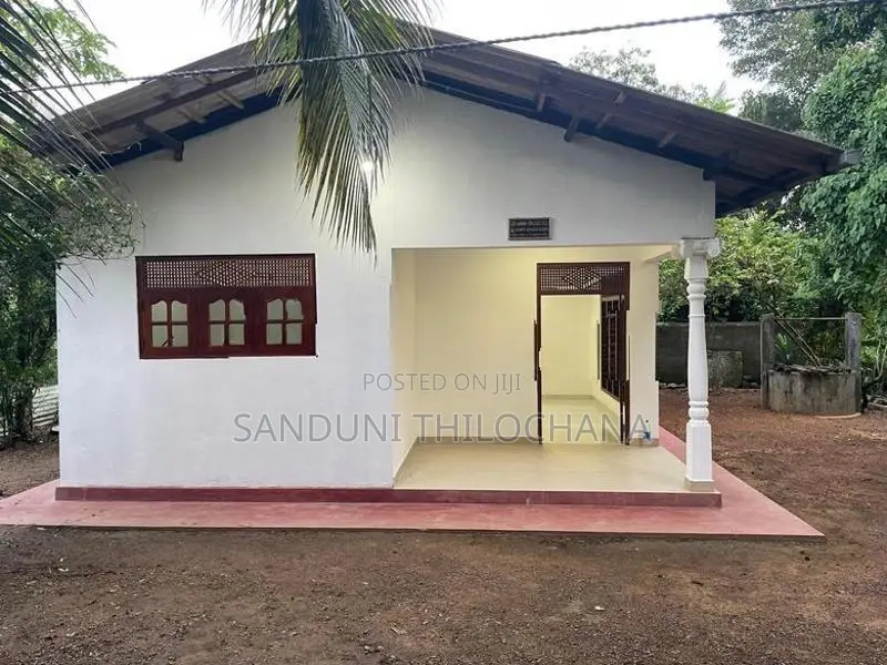 කහතුඩුව දියකඩ පරෙන් හුරුබුහටි නිවසක් විකිණීමට