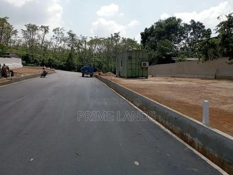 120 බස් පාරට කිට්ටුවෙන් වටිනා ඉඩමක් පිලියන්දල
