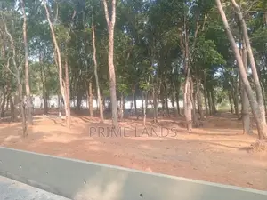 පිලියන්දල නගර සීමාවෙන් ඉඩම්