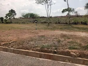 වටිනා ඉඩම් හෝමාගම නගර සීමාවෙන්