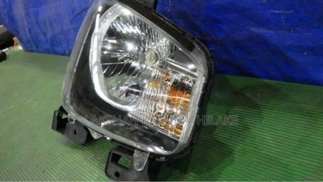 Suzuki Alto Head lamp - Japan HA36s