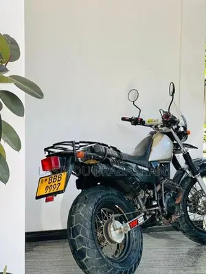 Yamaha TW 2011